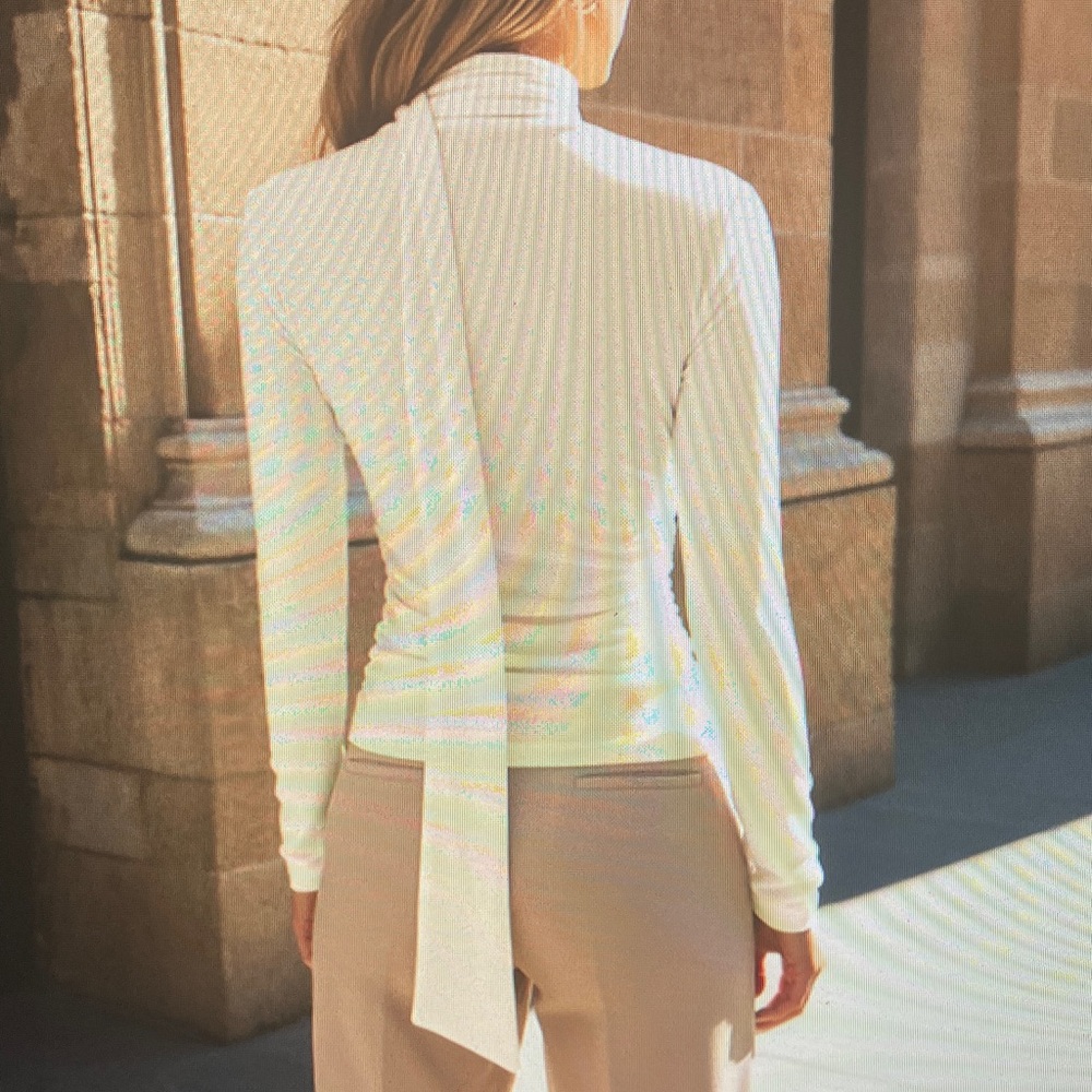 Elegant White Long Sleeve Top - Picture 3 of 3